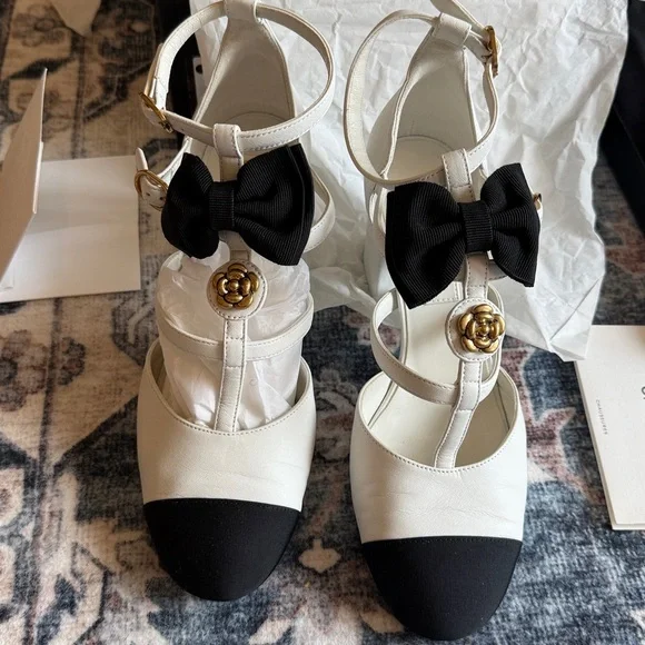 Authentic Chanel Camelia Lambskin & Grosgrain T-Strap Mary Jane Pumps size 37 - Picture 7 of 17